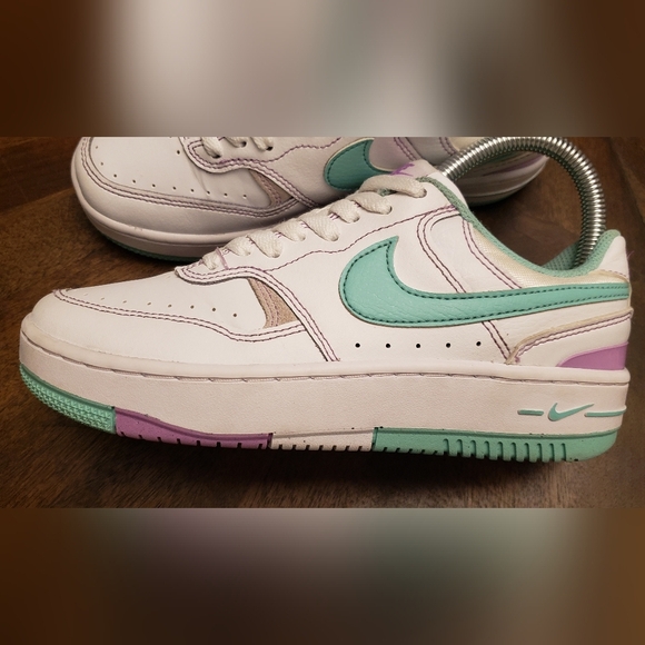 Nike Gamma Force Women's Size 5 White/Mint Green/Lavender - Picture 3 of 15
